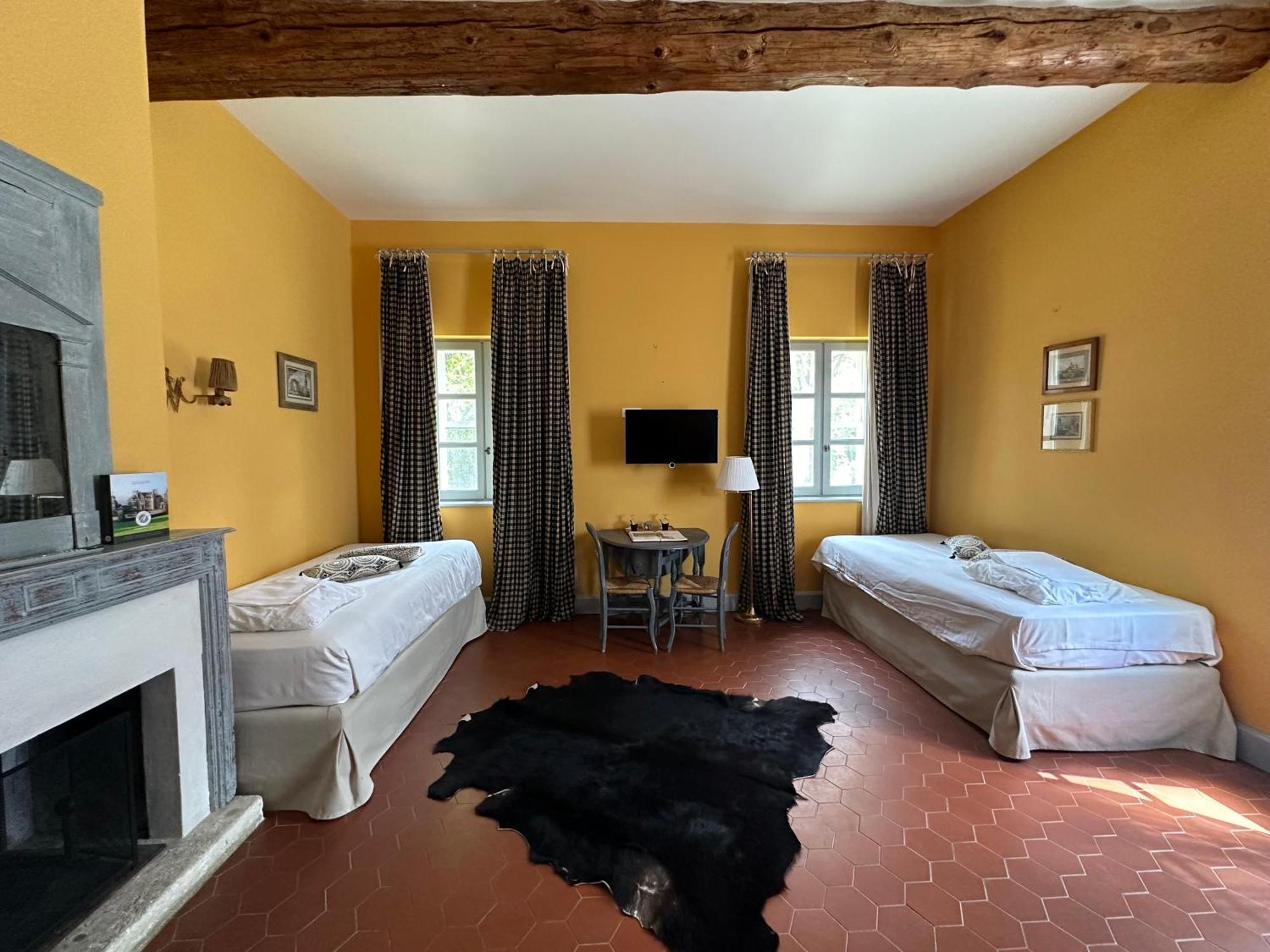 Le Mas De Peint - Hotel Et Restaurant Arles Zimmer foto